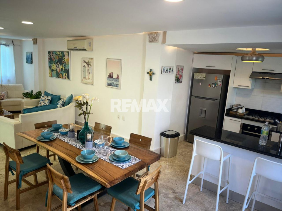 Villa de 2 Niveles con Jacuzzi Privado en Los Corales - 2