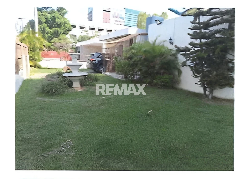 Casa / Solar en SANTO DOMINGO DE GUZMÁN, EVARISTO MORALES