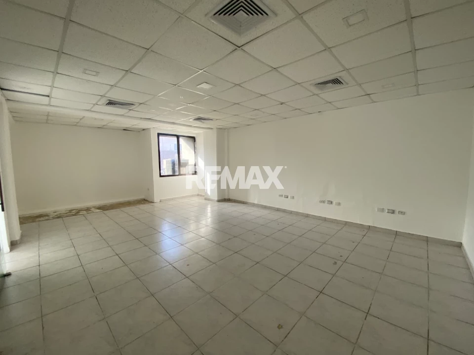 Local de Oficina en SANTO DOMINGO DE GUZMÁN, EVARISTO MORALES