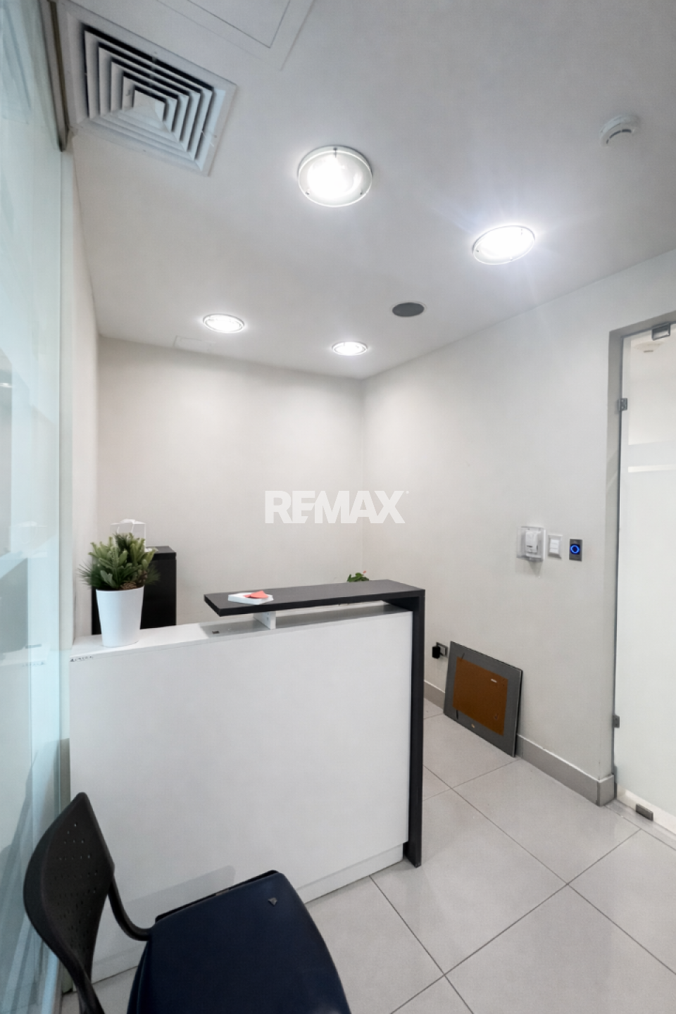 Local de Oficina en SANTO DOMINGO DE GUZMÁN, ENSANCHE NACO