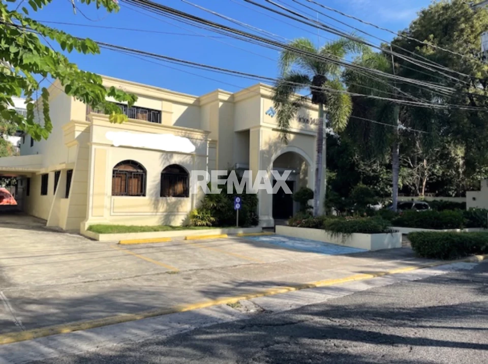 Edificio / Solar en ZONA UNIVERSITARIA, SANTO DOMINGO DE GUZMÁN