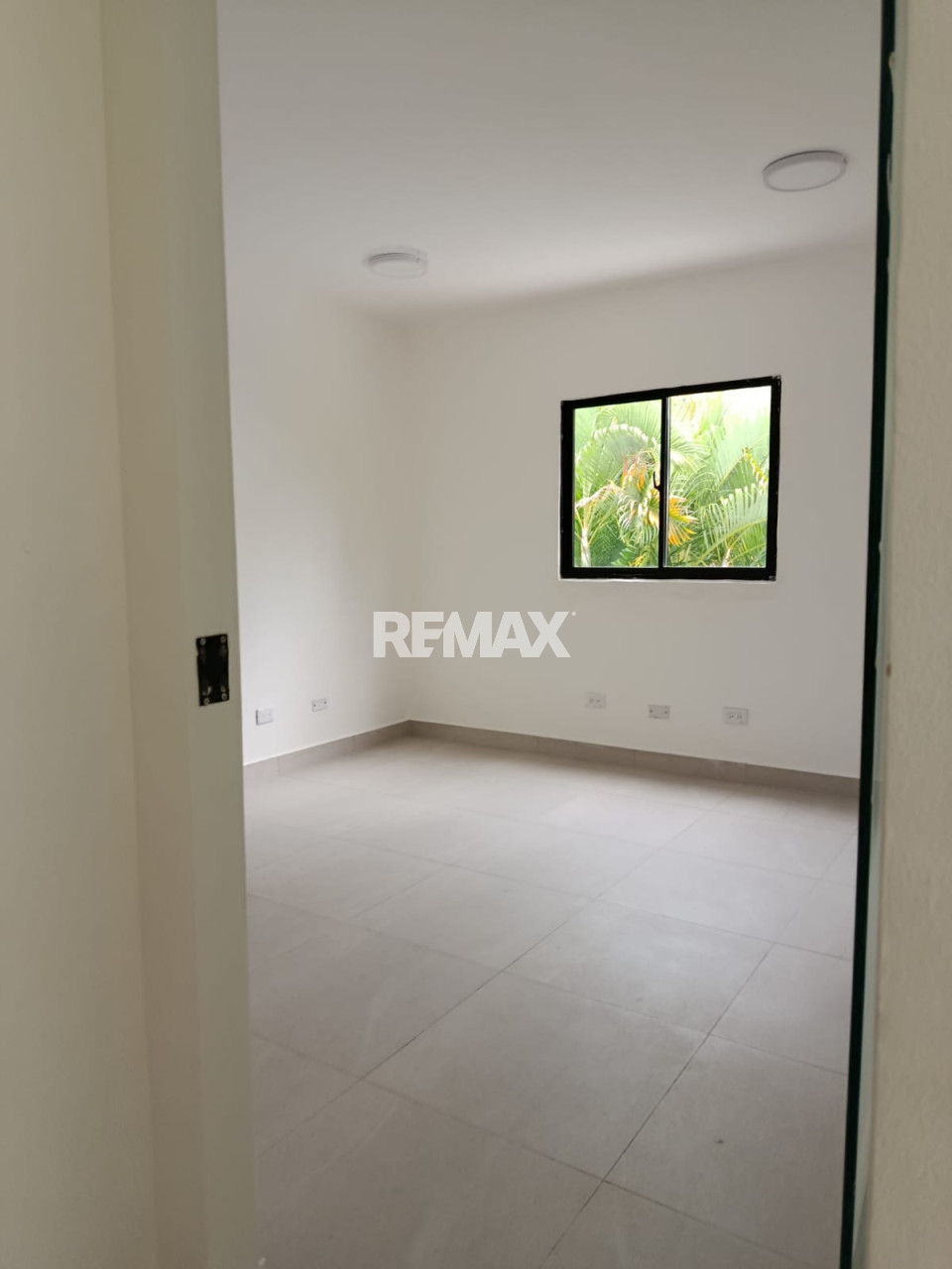 Commercial Space en SANTO DOMINGO DE GUZMÁN, EL MILLÓN