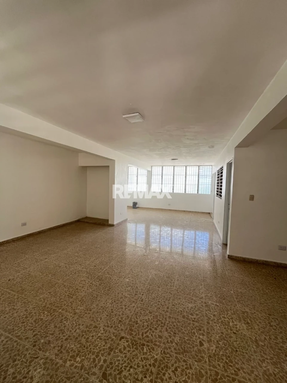 Commercial Space en SANTO DOMINGO DE GUZMÁN, ENSANCHE NACO