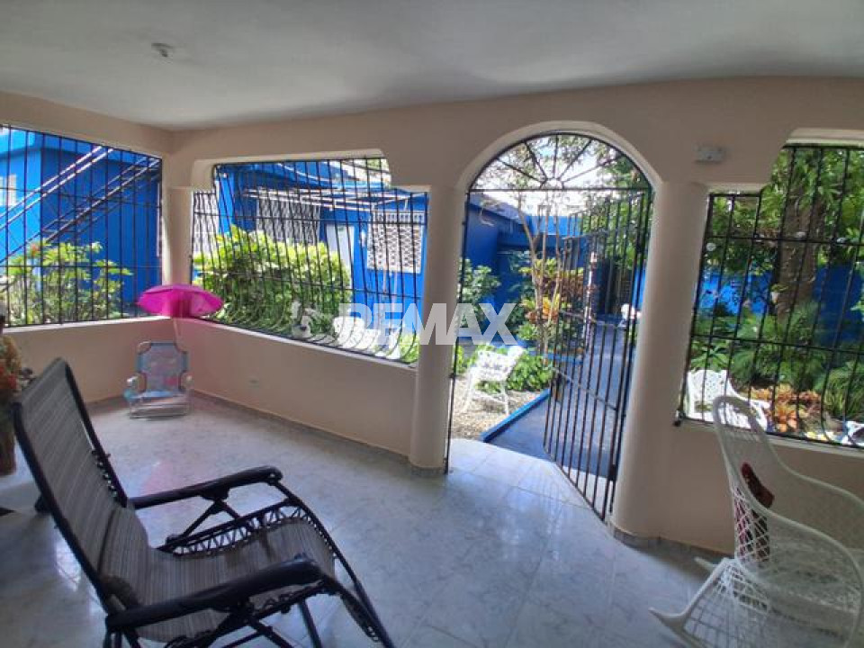 Casa / Solar en SANTO DOMINGO ESTE, ALMA ROSA I