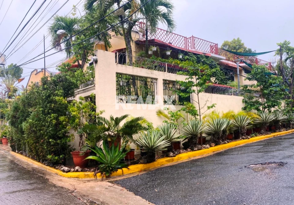 House en SANTO DOMINGO DE GUZMÁN, ARROYO HONDO