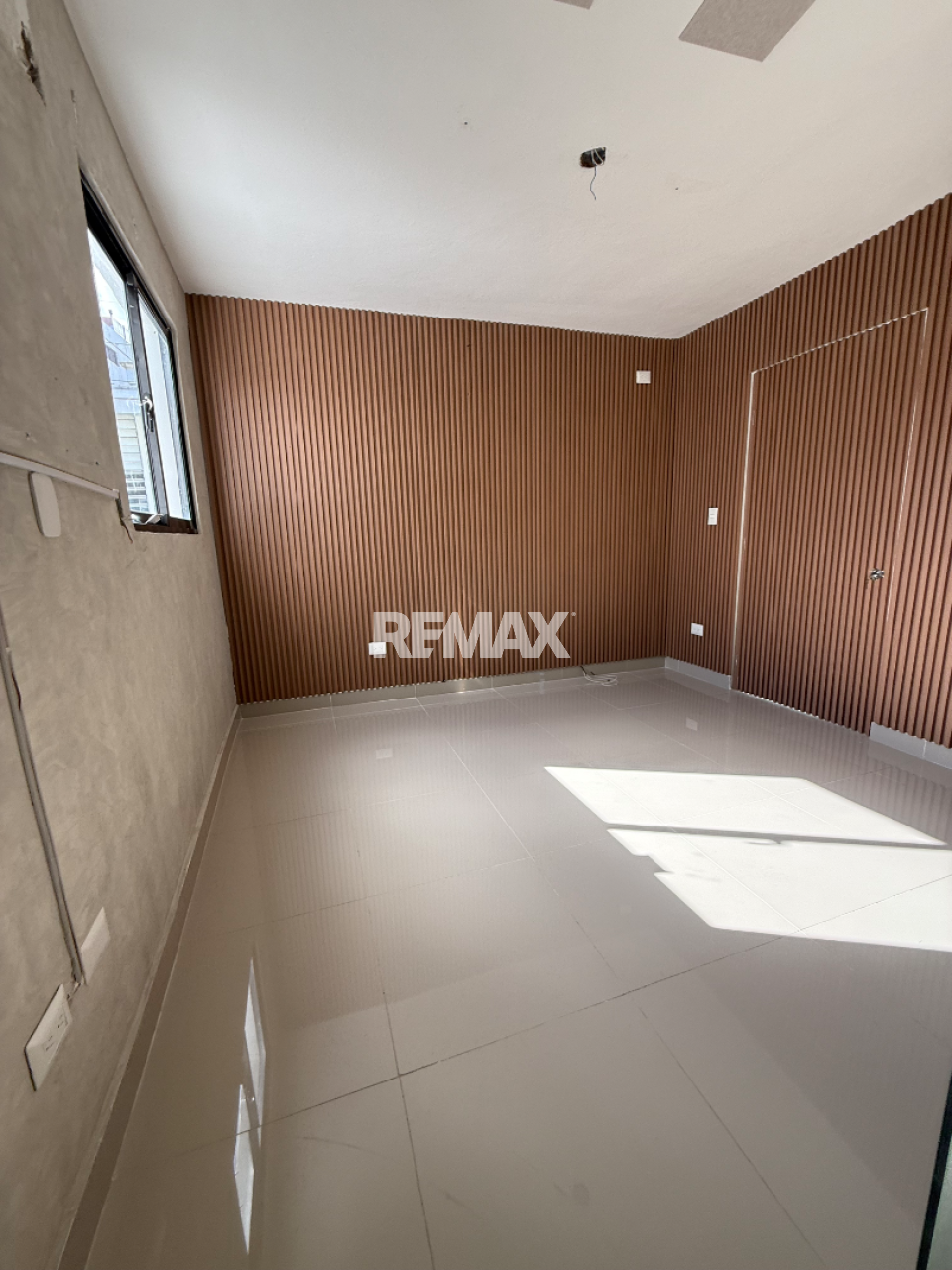 Commercial Space en SANTO DOMINGO DE GUZMÁN, MIRADOR NORTE
