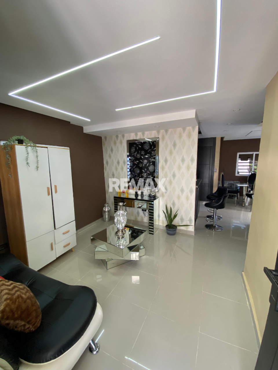 House en SANTO DOMINGO ESTE, SAN ISIDRO ADENTRO
