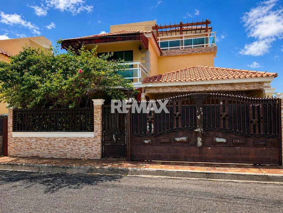 House en SANTO DOMINGO ESTE, RESIDENCIAL BRISA ORIENTAL VII