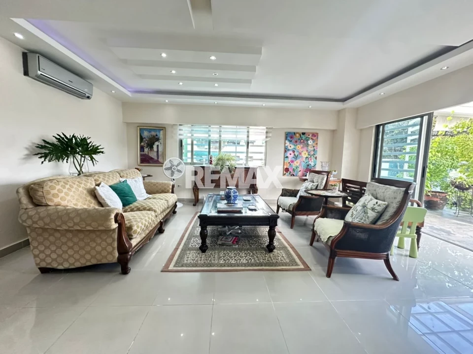 Apartamento en EVARISTO MORALES, SANTO DOMINGO DE GUZMÁN