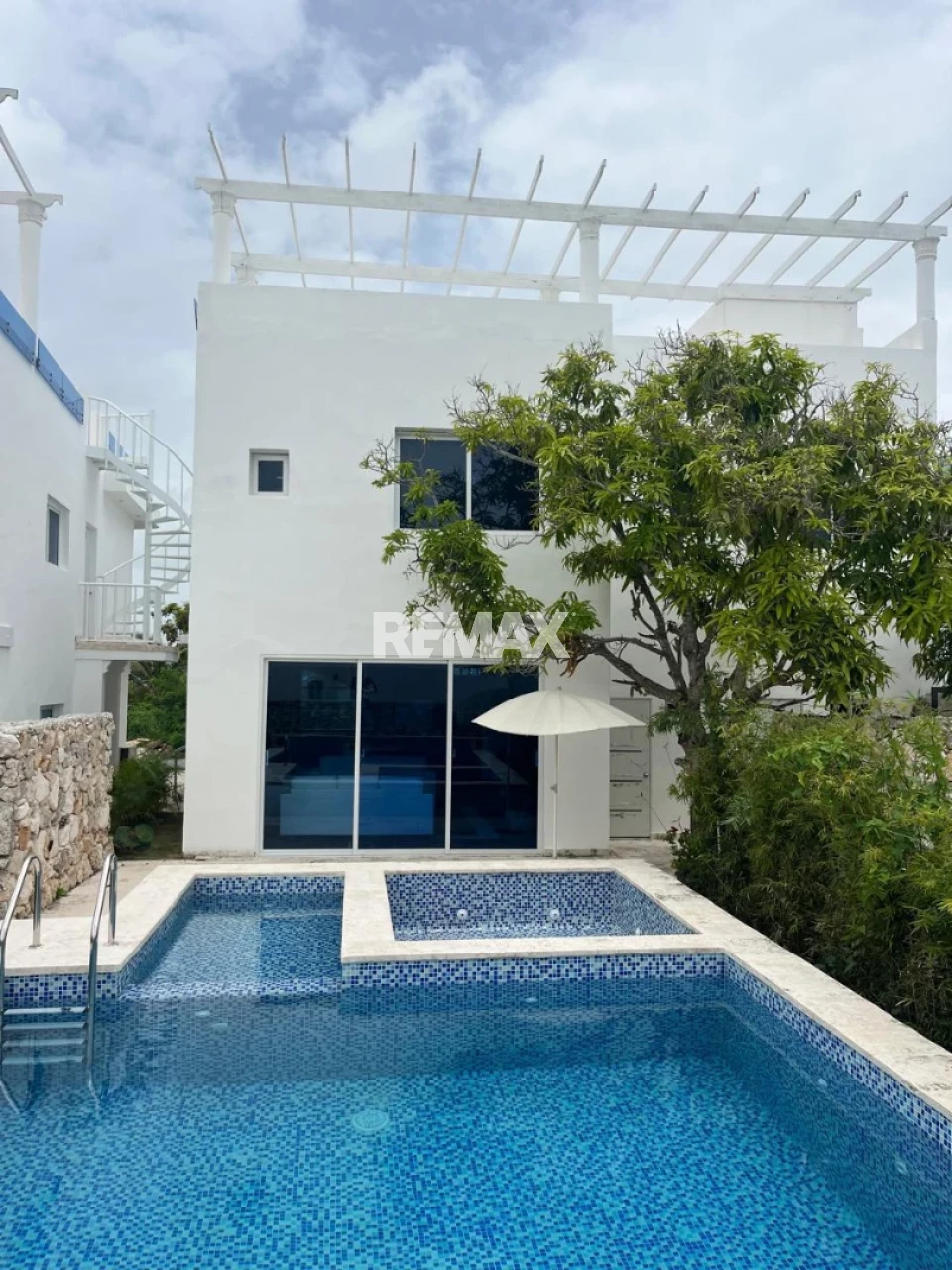 Villa Espectacular en el Residencial Don Pablo - 3