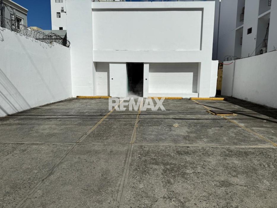 Commercial Space en SANTO DOMINGO DE GUZMÁN, RENACIMIENTO
