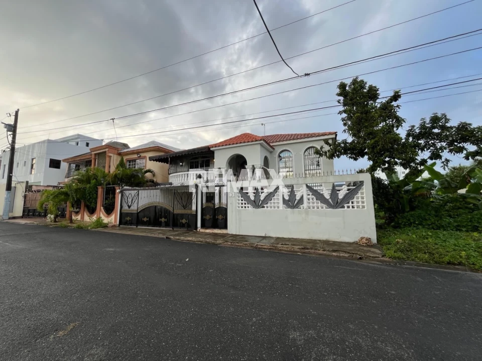 Casa en SANTO DOMINGO ESTE, PRADO ORIENTAL I
