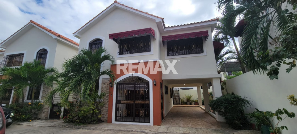 Casa en SANTO DOMINGO ESTE, PRADO ORIENTAL I