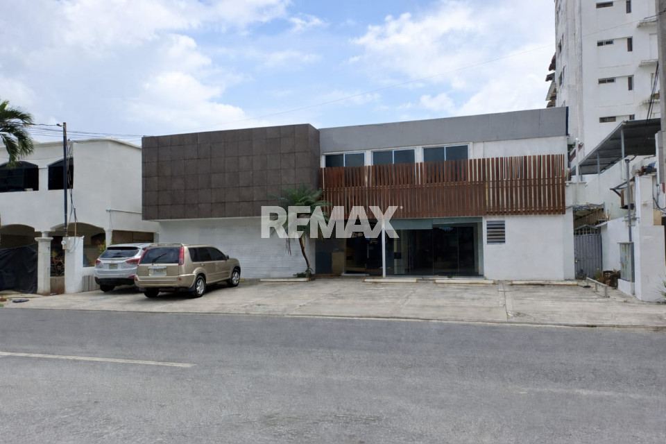 Local Comercial en SANTO DOMINGO DE GUZMÁN, ENSANCHE NACO