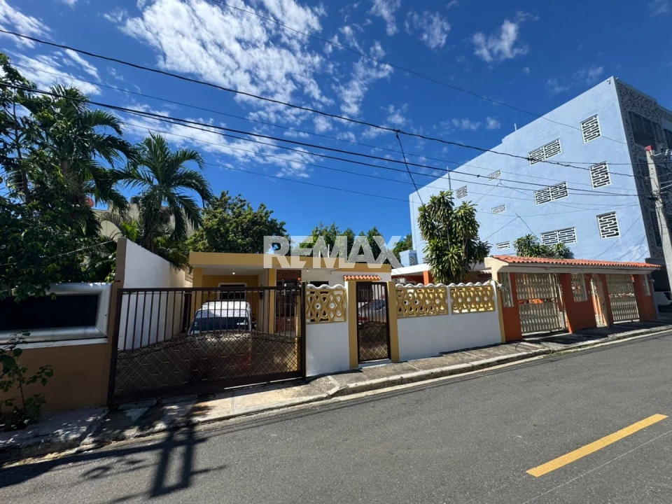 Casa en SANTO DOMINGO ESTE, PRADOS DEL CACHÓN
